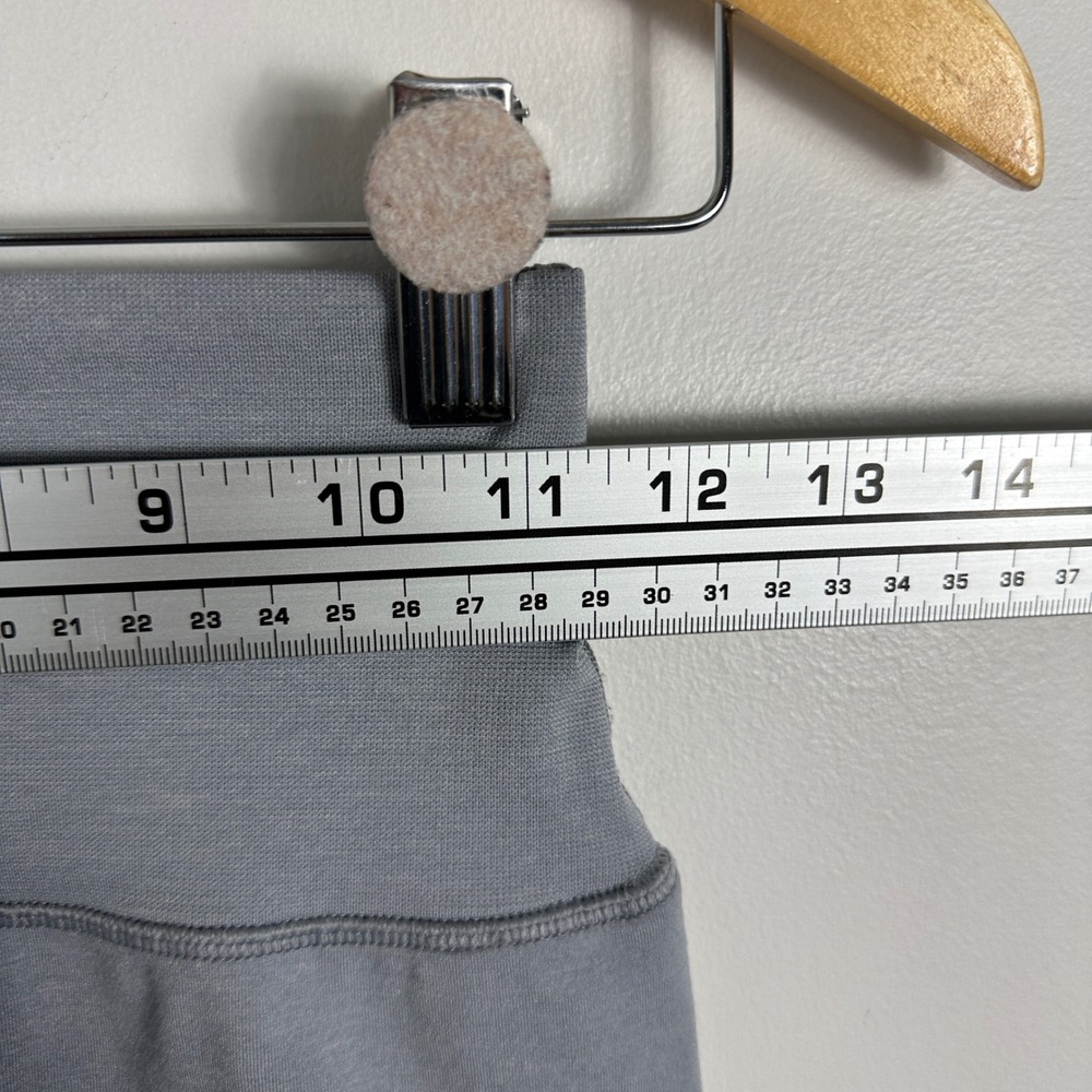 Alphalete Grey Compression Amplify Leggings Womens Size Medium Activewear Pants‎ - Picture 12 of 16